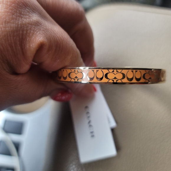 AUTHENTIC 100% COACH Women's C Logo Hinged Bangle Bracelet Tan  NWT - Picture 5 of 11